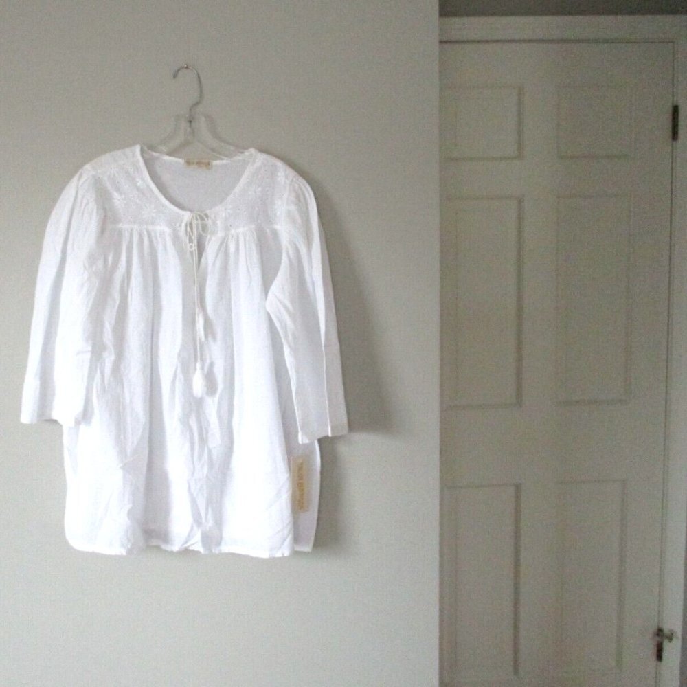 Womens Talia Benson Pullover White Blouse New XL Measures: Pit to Pit: 23 in Tha